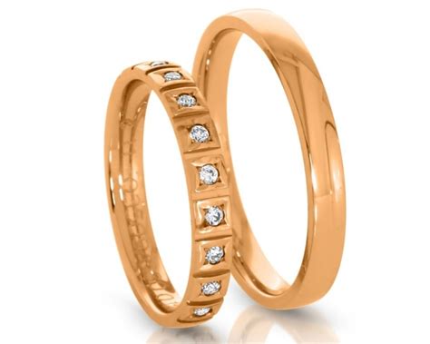 Einem brillanten oder diamanten, können sie dem ring zudem noch mehr glanz und anmut verschaffen. TRAURINGE ROTGOLD MIT BRILLANTEN, MODERNE EHERINGE ...