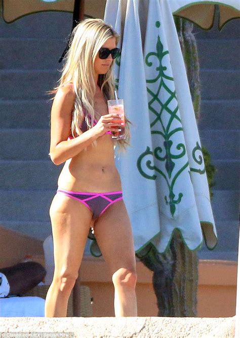 Apr 23, 2020 · christina anstead originally known as christina meursinge haack is a popular american television personality and real estate, investor. Christina El Moussa sizzles in bikini as she kisses Ant ...