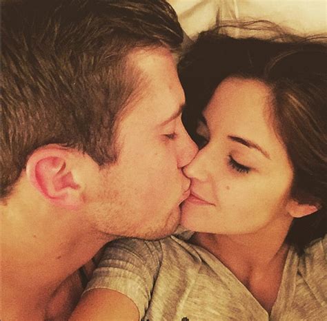 Find gifs with the latest and newest hashtags! Jacqueline Jossa shares kissing selfie with boyfriend Dan ...