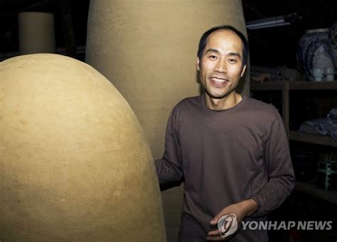 알차게 봤습니다 ㅎ 신랑이 풍경도 형제 모습도 진짜. | 연합뉴스