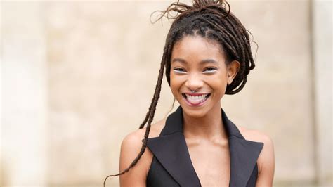 Willow smith (born october 31, 2000) is an american actress and the daughter of will smith and jada pinkett smith. Willow Smith: Endlich sieht sie ihren Papa Will wieder