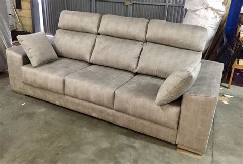 When it comes to a reclining sofa with console, few options will be as convenient and exciting to have as the recpro charles at 58 inches in length. MIL ANUNCIOS.COM - SOfa antimanchas telas a escoger
