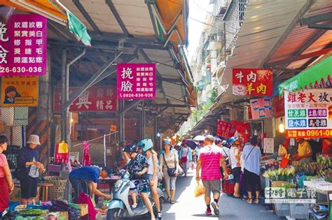 七堵 百福 五堵 汐止 汐科 (臺北)南港 松山 臺北 萬華 板橋 浮洲 樹林 南樹林 山佳 鶯歌 八堵 (基隆)暖暖 四腳亭 瑞芳 猴硐 三貂嶺 牡丹 雙溪 貢寮 福隆. 汐止中正老街沒落 議員籲改造 - 中時電子報