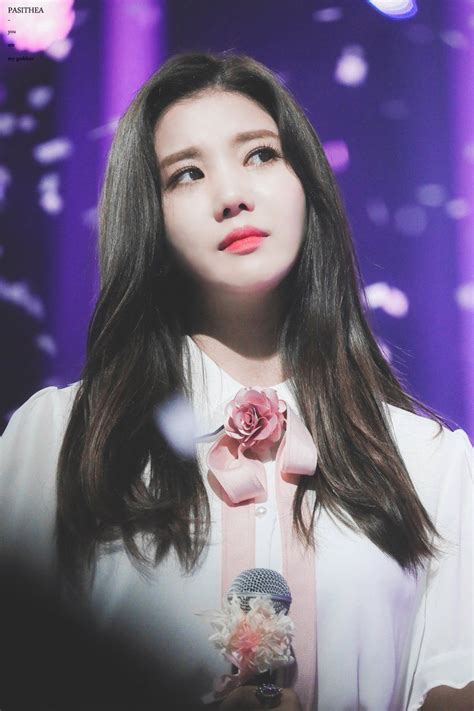 소속사 측은 '미쓰라진과 권다현이 10월 2일 결혼하는 것이 맞다'고 전했는데요. EUNBI'S 24TH B-DAY 은비야 생일축하해 🎂 소중한 너의 소중한 하루가 되길 바라 #권은비 ...