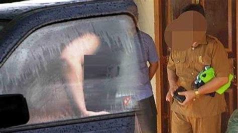Video viral istri sule 20 detik. Skandal Mobil Bergoyang Guru Berhubungan Badan dengan Siswi SMA Viral, 4 Hadiah Buat Tak ...