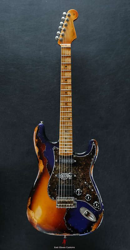 Has anyone here ever played an st57 strat? Fender Stratocaster Midnight Blue/Sunburst Heavy Aged ...