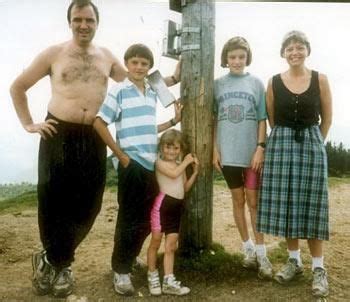 It's amazing proof that he's still one of the top songwriters around. A very young Pete and family | Pete doherty, Pete, The ...