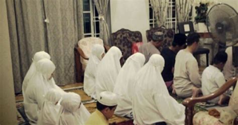 Solat sunat hari raya aidilfitri. Cara Solat Sunat Hari Raya Aidilfitri 2 Rakaat Di Rumah ...