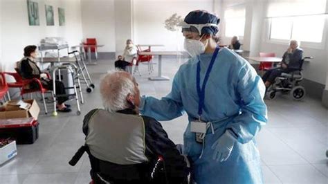 Cabezas ha apuntado incluso que el calendario de esta franja se podría avanzar en función de la disponibilidad de dosis de las vacunas. Hoy comienza la vacunación a los mayores de 80 años en CABA