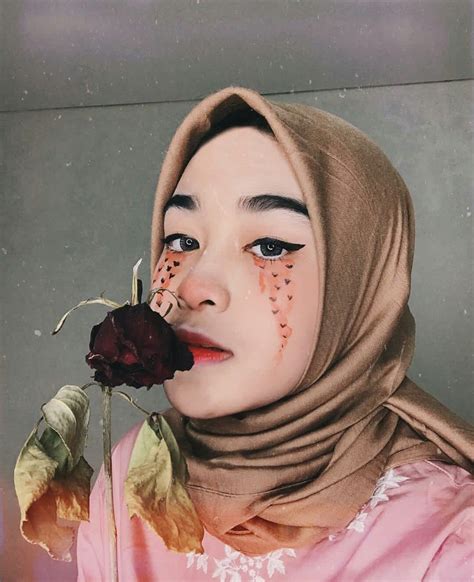 Pengenalan/latar belakang pemilik nama penuh noor neelofa binti mohd noor ini dilahirkan pada 10 februari 1989, 31 tahun lepas di pasir mas, kelantan. Pin oleh Ikafitriyani di Latar belakang (Dengan gambar ...