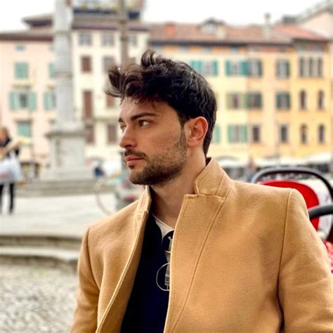 Davide donadei, il nuovo tronista di uomini e donne. Davide Donadei biografia: chi è, età, altezza, peso ...