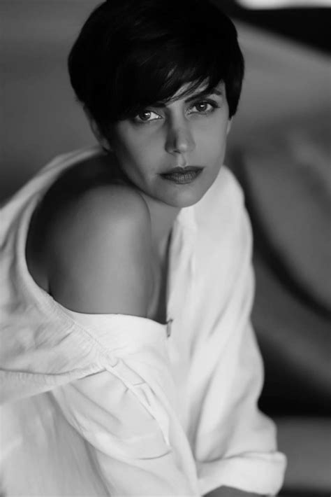 Mandira bedi (born april 15, 1972; Happy for No Reason: Mandira Bedi's fitness lifestyle manual | Indus Scrolls