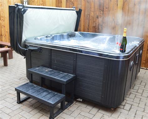 Check spelling or type a new query. 22+ lodges with hot tubs within a 2 hour drive of ...