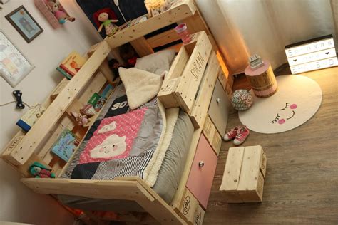 Palettenbett bauen anleitung genial paletten bett 140 200 gp fuhrung beste mobelideen : ᐅ Kinderbett aus Europaletten | Palettenbett für Kinder ...