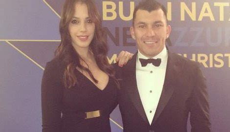 La roja's xi still retains many from their twin triumphs in 2015 and 2016, with alexis sanchez and eduardo vargas leading the line and claudio bravo, gary medel and mauricio isla making up the defence. Cristina Morales Chile Gary Medel's Girlfriend - Fabwags.com