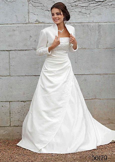 Hochwertige hochzeitskleider in großer auswahl an brautkleider brautjungfernkleider kaufen jetzt die glamouröse hochzeitskleider und genießen schnelles online shopping bei milanoo! Brautkleid mit bolero