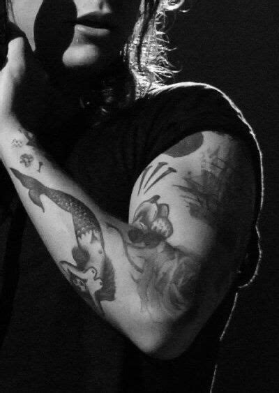 #harry styles #harry styles updates #harry styles one direction #harry styles hot #harry styles black and white. Pin by Lois Smith on one direction in 2020 | Harry styles ...