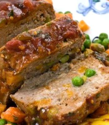 2 lb meatloaf mix (beef, pork, and veal), 1 cup cooked oatmeal, 1 cup finely chopped onion, 1/3 cup finely chopped fresh parsley, 1/4 cup soy sauce, 2 large eggs, 2 teaspoons finely chopped garlic, 1/2 teaspoon dried thyme, 1/2 teaspoon black pepper, 1/2 cup chili sauce. Best 2 Lb Meatloaf Recipes : This Family Favorite Meatloaf ...