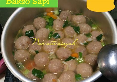 Ingin membuat sayur sop sapi yang spesia dan nikmat? Resep Sayur Sop Bakso Enak Dan Gurih - Sop Bakso Sapi ...