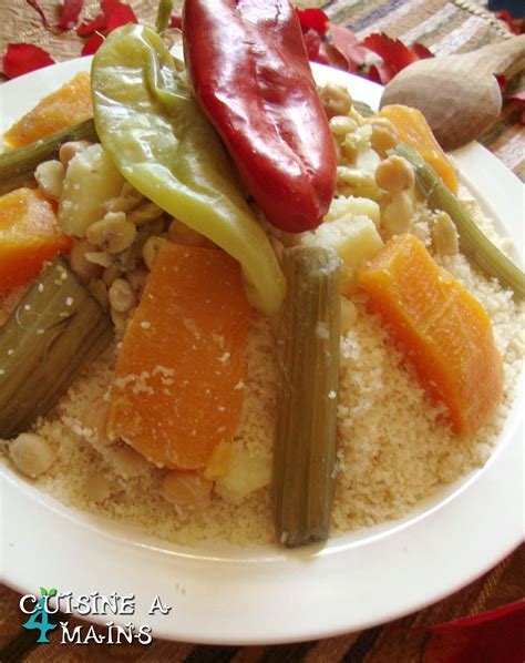 Cliquez sur la photo ou le titre d'une recette de couscous algérien et courge pour la lire sur le blog de son préparation : Couscous au lait à la viande séchée et à la courge ...