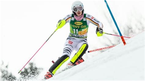 Seit september 2016 bin ich leitend für den content auf deutschlands größtem wintersportportal zuständig. Alpine Ski-WM in Are: DSV-Team mit Christina Geiger und Linus Straßer - YouTube