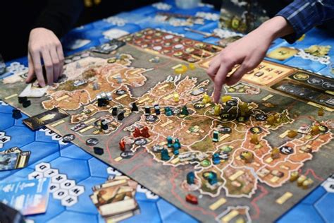 Лучшие настольные игры для взрослых