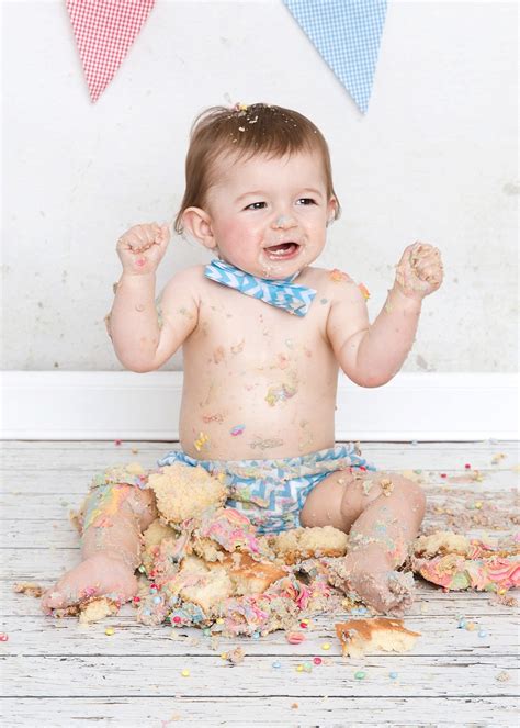 Come along to myspecialist newborn and baby studio for a fun and relaxed cake smash. Cake Smash Wakefield & Leeds | Meagan Sarah Photography