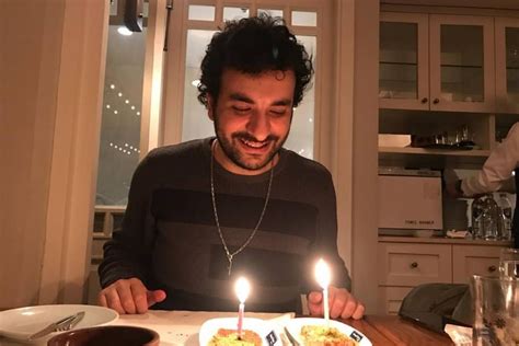 17 kasım salı zorlu psm turkcell sahnesi. Hasan Can Kaya kimdir? Kaç yaşında? Evli mi? Hangi burç? Mesleği nedir?