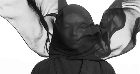 Langkah yang diatur bijak tangkas dan perkasa. Lirik Lagu Semalam - Aina Abdul | Syazwan Rahman