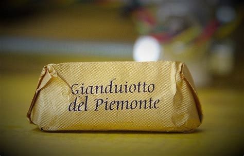 Ancora aglio senza limiti, per la soma, un altro antipasto l'utilizzo del tartufo bianco di alba nei primi piatti piemontesi da vita ad una serie di golosità senza pari. La cucina piemontese: ecco i piatti tipici di Torino ...