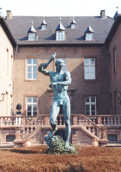 Leducq was one of the favorite participants of the tour de france but unexpectedly fell on the descent of the famous col du galibier in 1930. Schloss Nörvenich und die Sache mit Arno Breker