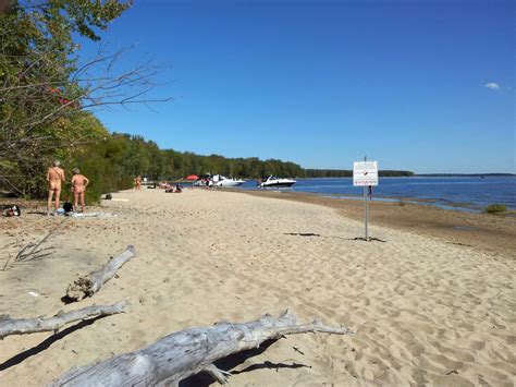 Services are limited according to the season, but peace and calm is always on the agenda. Tout Nu à La Plage Nudiste Du Parc National D'Oka. 2013-09… | Flickr