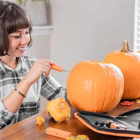 Stick to about 1 tablespoon of pumpkin per 20 pounds per meal. Can Chickens Eat Pumpkins?