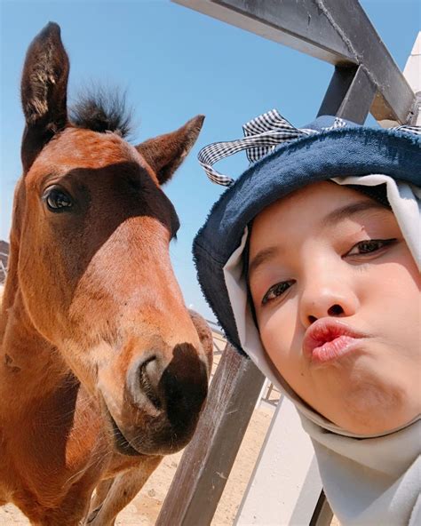 Kumpulan foto kak fatimah halilintar tingkah lucu fateh dan fatim kumpulan foto fateh halilintar vs betrand peto kumpulan tiktok call me ekall kumpulan tiktok cahyaniryn naksir sama. Kumpulan Foto-Foto Fatimah Halilintar Terbaru 2020 - Seleb ...