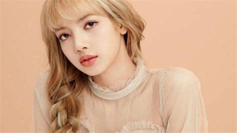 Meski tengah menjalankan ibadah puasa, prilly latuconsina sangat konsen dengan kesehatan. Lisa BLACKPINK Buka-bukaan Pengalaman Tinggal Bersama ...