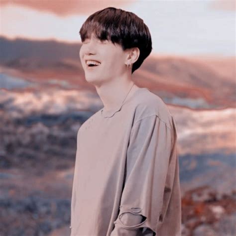 We present you our collection of desktop wallpaper theme: ᭪᮫۬〬 🏹 𝐸𝑑𝑖𝑡𝑒𝑑 𝑏𝑦 ┈ @𝑖𝑚𝑎𝑛𝑔𝑔𝑎𝑒 em 2020 | Foto suga, Suga, Fotos