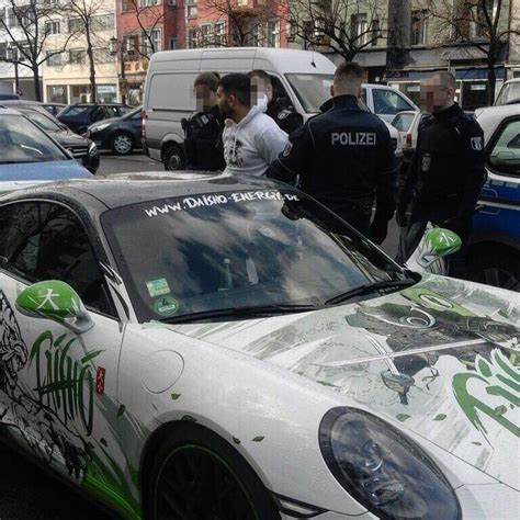 Jun 04, 2021 · die theorie der verdinglichung wirft dem kapitalismus vor, dass er etwas mit den menschen macht, das sie entmenschlicht. Attila Hildmann Porsche - Berlin Demos Gegen Corona ...