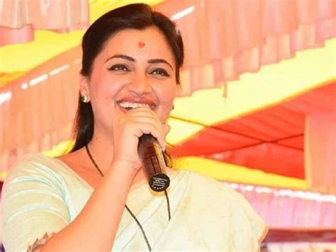 Mp navneet rana, mla ravi rana, dharni navneet rana video, amit shah dharni speech, melghat navneet rana, navneet rana in dharni, navneet rana in amaravati, dharni navneet rana full video. Maharashtra: Amravati MP Navneet Rana, all 16 family ...