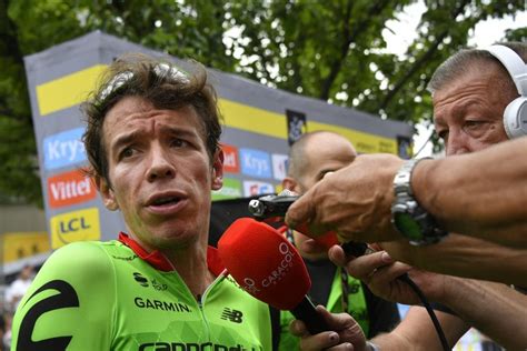 He became the first colombian ever to make the podium of the giro d'italia, when he finished. Siempre Rigoberto - Zikloland