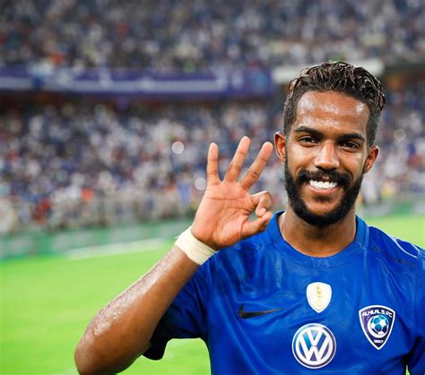 الهلال يفوز على الشباب وديا. نواف العابد يعود لتدريبات الهلال السعودي - بالجول