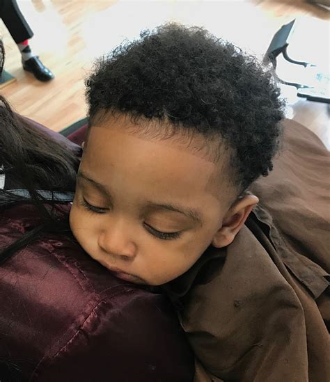 The level of cuteness of these baby haircuts has exceeded the legal limit… such baby boy haircut will give him a look that is trendy and still appropriate for his age. ⚠️ @lovegne is the plug for more poppin' pins PLEASE give ...