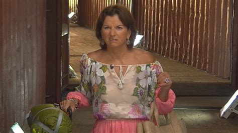 Claudia obert is a housemate on promi big brother 5. Dauer-Blau? Promi-BB-Fans lachen Claudia Obert aus ...