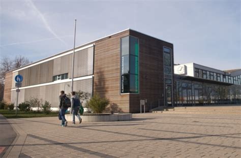 Amoklauf an schule gebrochener ring erinnert an opfer von winnenden 15 menschen starben, als tim k. Amoklauf von Winnenden: Traumatisierte Lehrerin bekommt ...