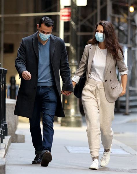 Apr 17, 2020 · how to dress for work when you're working from home has been written about a lot over the last four weeks — including in the pages of the times, where an early take on the topic suggested that. Katie Holmes Just Wore Dressed Up Sweatpants - PureWow