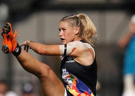 She was accustomed to online abuse long before a picture of that kick was posted online. AFLW star Tayla Harris trolled over kick photo with social ...