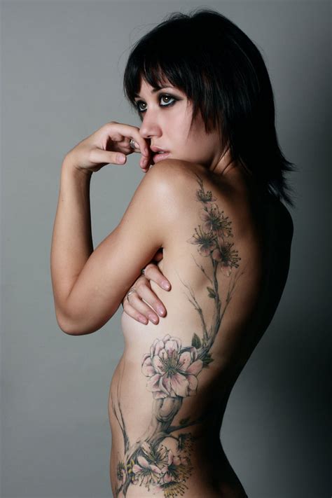 Tattoos can make our body look more appealing. Purchasing In Tattoos: Women's whole body tattoo. Not ...