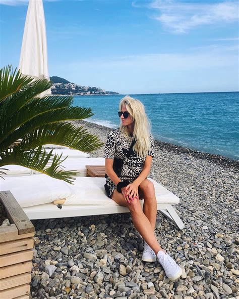 Sofia jakobsson is a dutch professional soccer player who currently plays as a forward for cd in fact, some of her fan and followers claims her to be in a romantic relationship with her probable partner. Sofia Jakobsson who is yet to be married has an estimated ...
