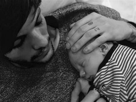 Official website for louis tomlinson. Louis Tomlinson sends fans into meltdown with this ADORABLE photo of Freddie