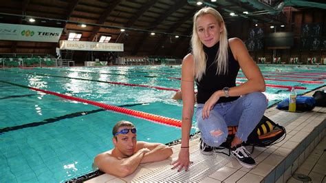 On the same day, the french 4 × 200 m freestyle relay team also finishes second in the final when muffat, who was anchoring the french relay, got overtaken by another hungarian swimmer, evelyn verrasztó. Rádió 1 | "Soha nem tudtam elképzelni, milyen lehet ...