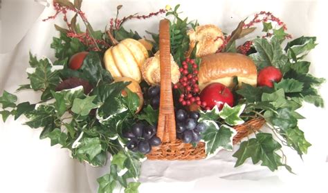 Brown bread basket bakery menu. AnaSilkFlowers: Pictures! Kitchen Arrangements....Grapes ...